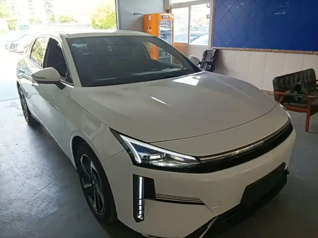 Geely Galaxy L6 — Фото автомобиля 3