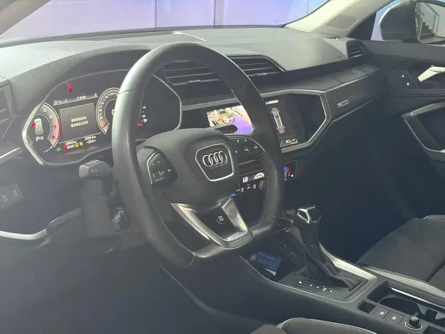 Audi Q3 — Фото автомобиля 14