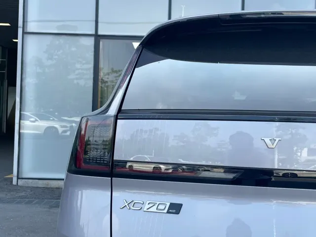 Volvo XC70 Plug-in Hybrid — Фото автомобиля 21