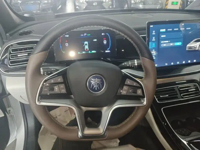 BYD Qin PLUS — Фото автомобиля 10