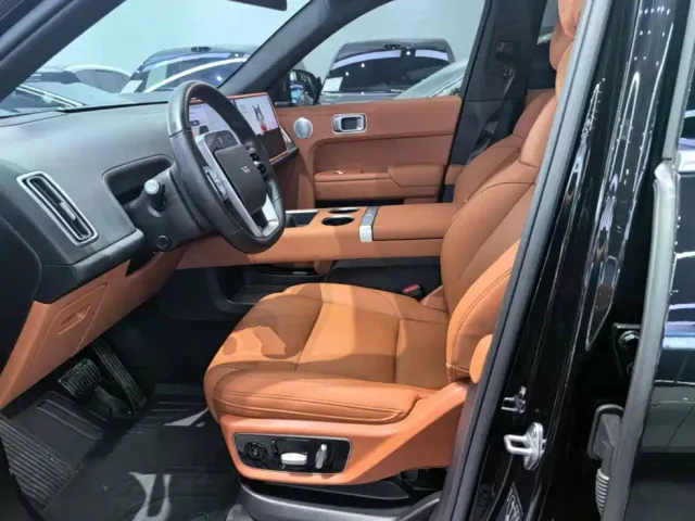 Li Auto L7 — Фото автомобиля 14