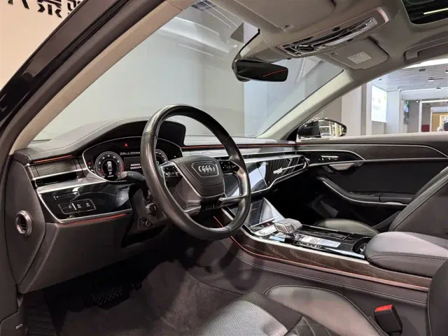 Audi A8 — Фото автомобиля 25