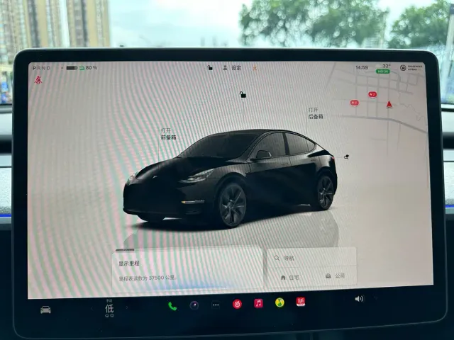 Tesla Model Y — Фото автомобиля 22