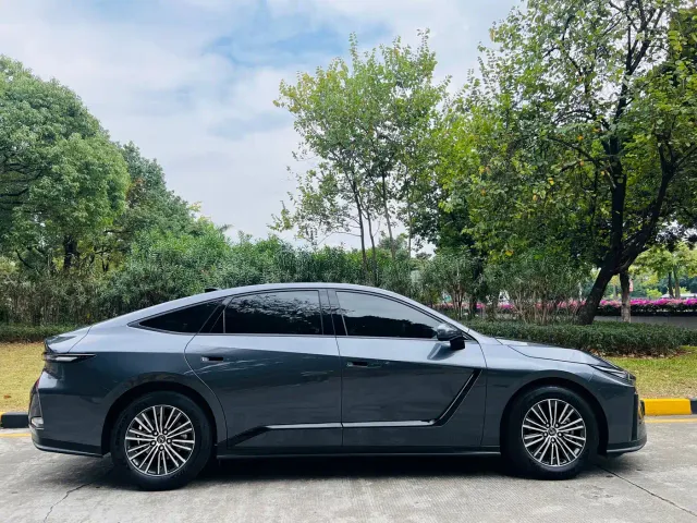 Lexus ES — Фото автомобиля 7