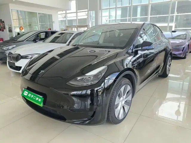 Фотография автомобиля — Tesla Model Y