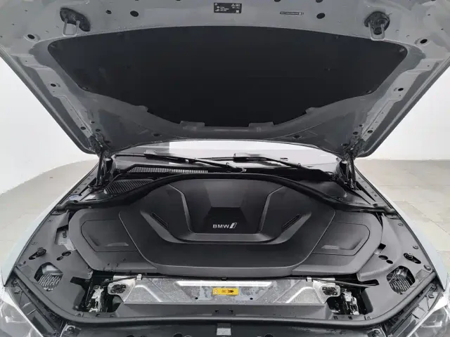 BMW i4 — Фото автомобиля 6