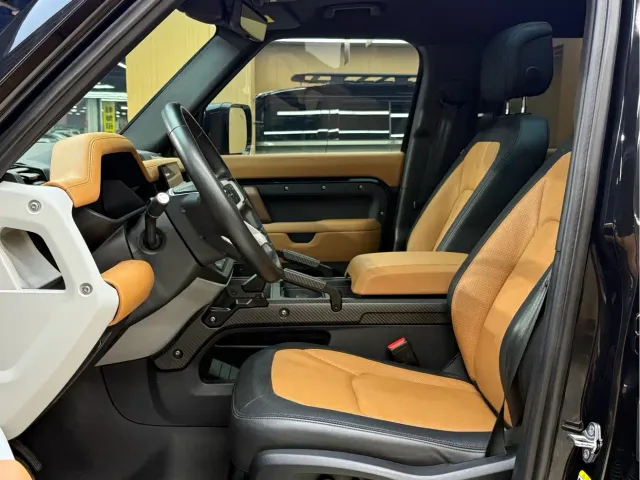 Land Rover Defender — Фото автомобиля 5