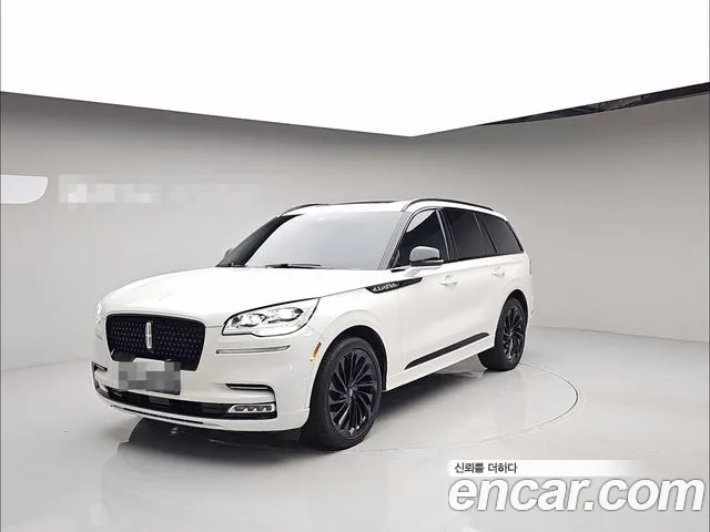 Фотография автомобиля — Lincoln Aviator 2nd Gen