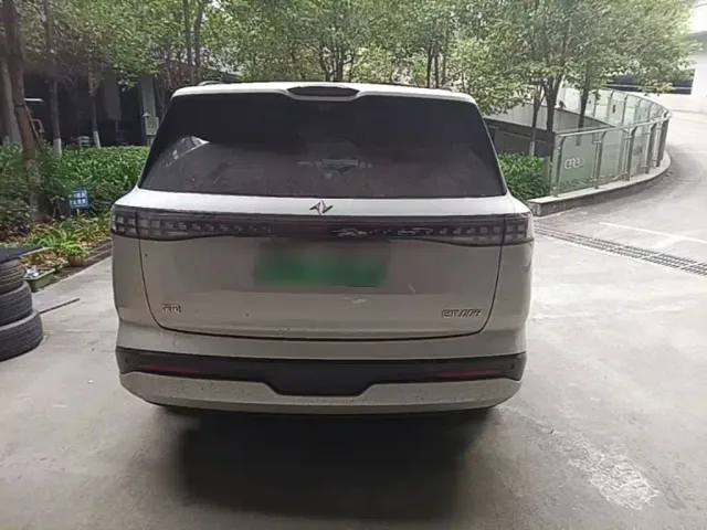 Dongfeng eπ 008 — Фото автомобиля 5