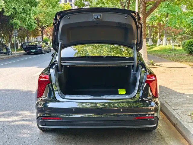 Hongqi H5 PHEV — Фото автомобиля 13