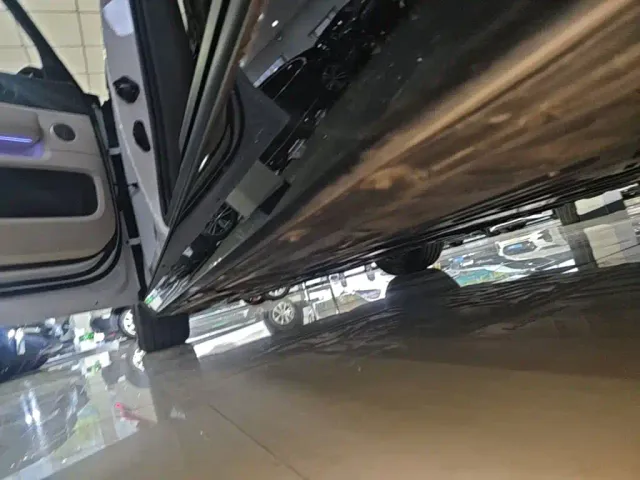 Li Auto MEGA — Фото автомобиля 21