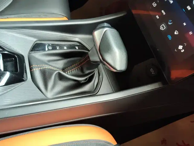 Dongfeng Yixuan GS — Фото автомобиля 16