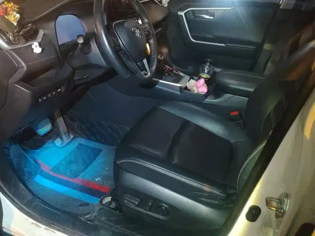 Toyota RAV4 — Фото автомобиля 9
