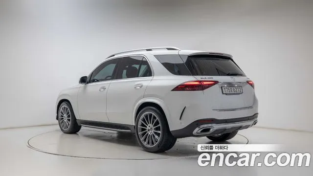 Mercedes-Benz GLE-Class — Фото автомобиля 2