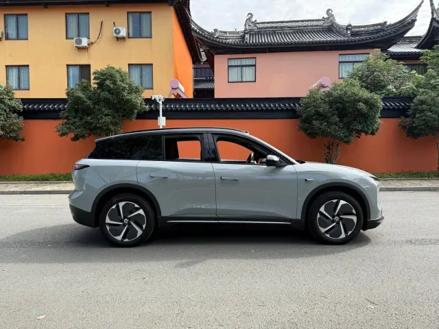 Nio ES6 — Фото автомобиля 4