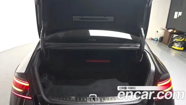 Genesis G90 Бензин 3.5 турбо AWD — Фото автомобиля 29