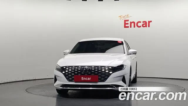 Hyundai Grandeur Grandeur (New) Hybrid — Фото автомобиля 3
