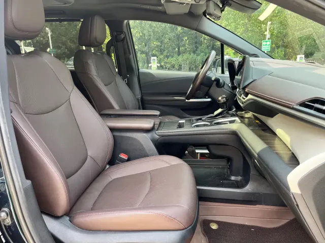 Toyota Granvia — Фото автомобиля 14