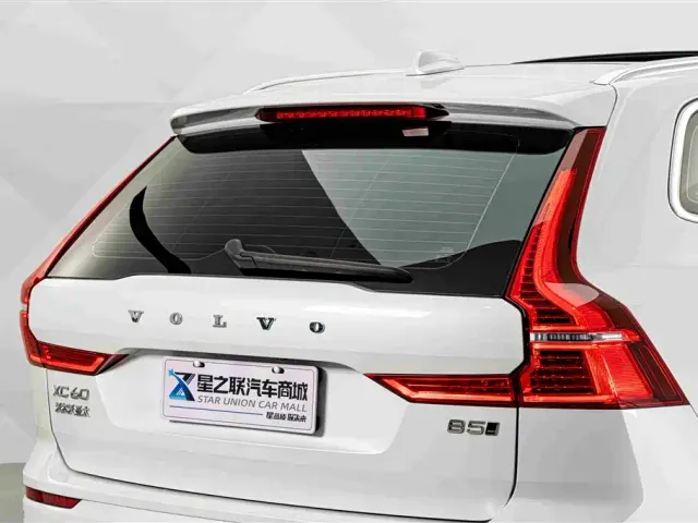 Volvo XC60 — Фото автомобиля 8