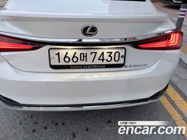Lexus ES 7th Gen — Фото автомобиля 4