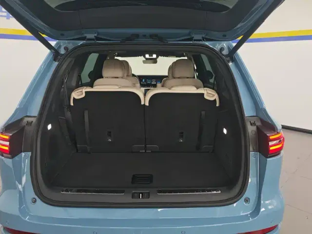 Li Auto ONE — Фото автомобиля 4