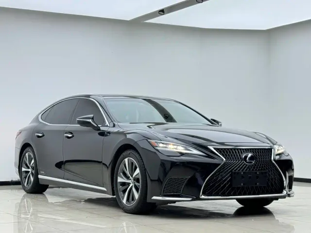 Lexus LS — Фото автомобиля 2