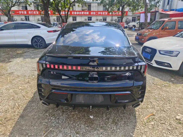 Lynk & Co 03 — Фото автомобиля 15