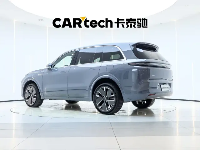 Li Auto L8 — Фото автомобиля 12