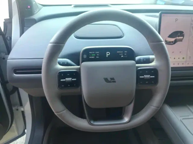 Li Auto Li Auto i6 2025 2WD Base Model — Фото автомобиля 7