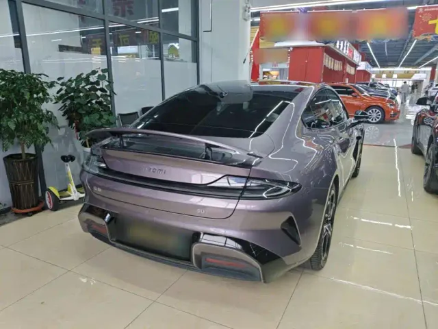 Xiaomi SU7 — Фото автомобиля 6