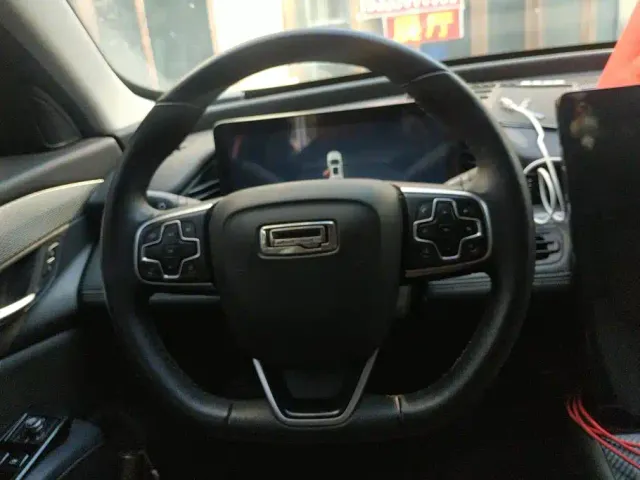 Qoros 7 — Фото автомобиля 14