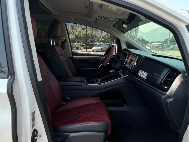 GAC Trumpchi M8 — Фото автомобиля 19