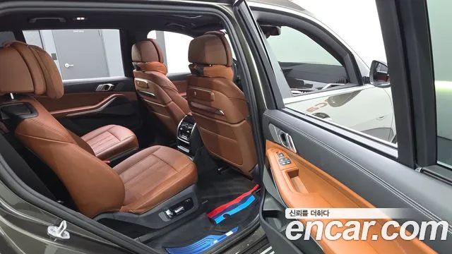 BMW X7 — Фото автомобиля 11