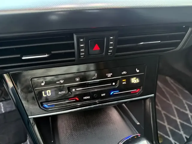 Volkswagen Passat — Фото автомобиля 24