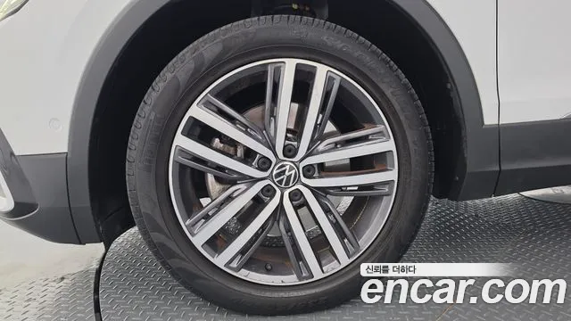 Volkswagen Tiguan — Фото автомобиля 5