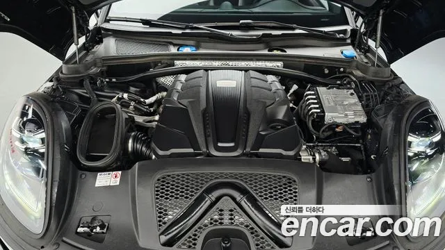 Porsche Macan — Фото автомобиля 4