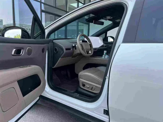 Li Auto i6 — Фото автомобиля 4