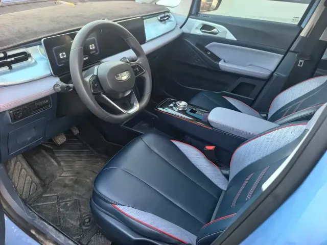 Geely Geometry Geely Geometry E Firefly 2022 401KM Delicate Tiger 4-seater — Фото автомобиля 4