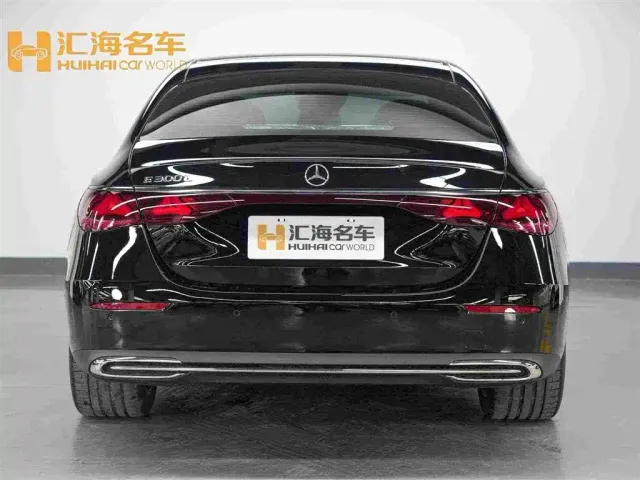 Mercedes-Benz E-Class — Фото автомобиля 5