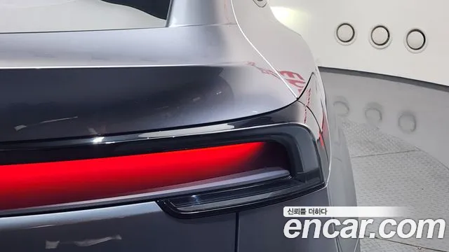 Tesla Model Y — Фото автомобиля 14