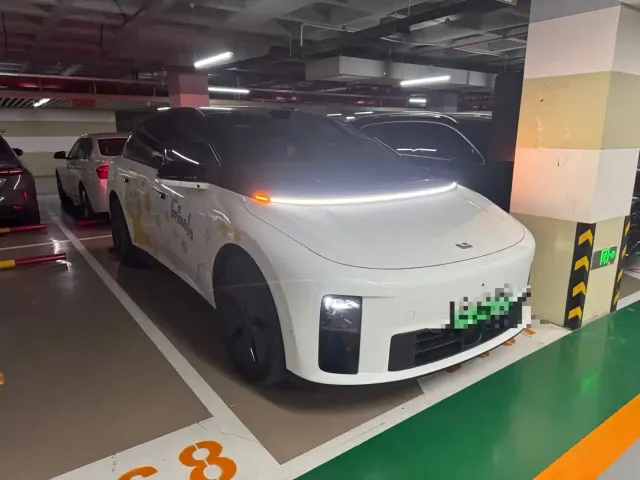 Li Auto i6 — Фото автомобиля 3
