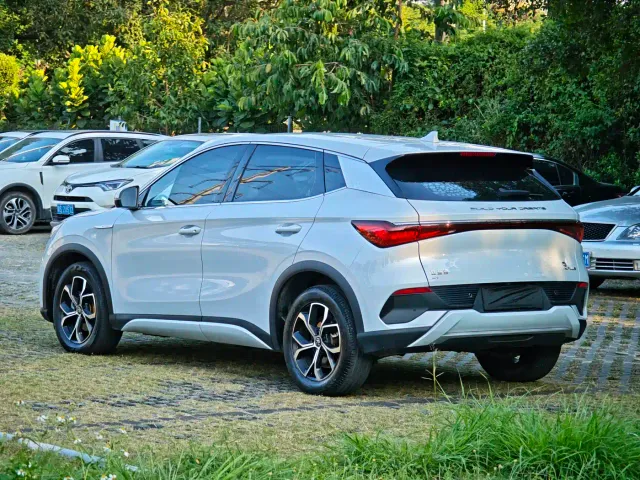 BYD Yuan PLUS — Фото автомобиля 9