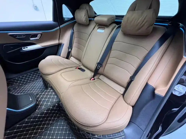 Mercedes-Benz E-Class — Фото автомобиля 14