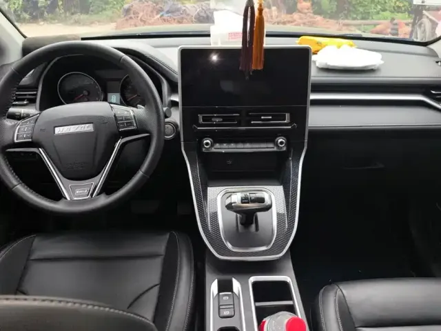 Haval M6 — Фото автомобиля 12