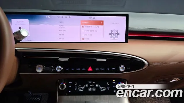 Genesis GV70 — Фото автомобиля 15
