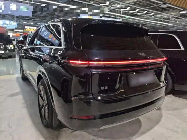Li Auto L7 — Фото автомобиля 4