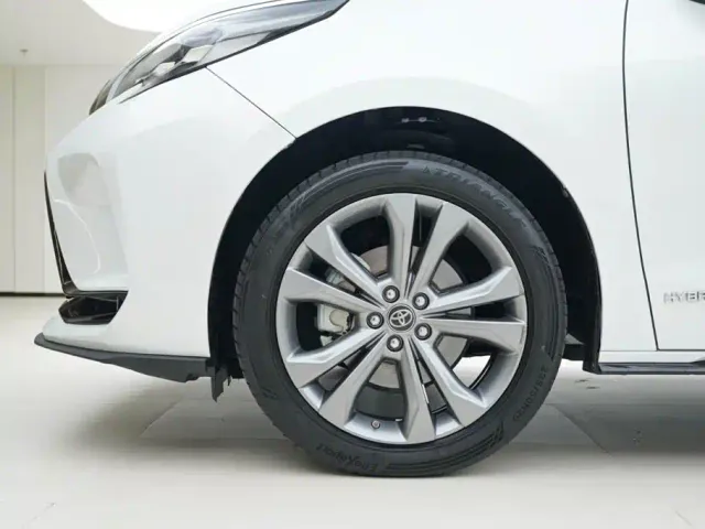 Toyota Sienna — Фото автомобиля 15
