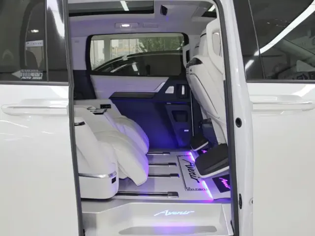 Buick Century 2023 2.0T 7-Seater World Edition — Фото автомобиля 11