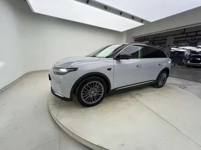 Leapmotor C11 — Фото автомобиля 26