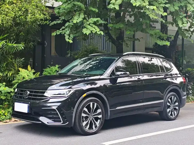 Фотография автомобиля — Volkswagen Tiguan L
